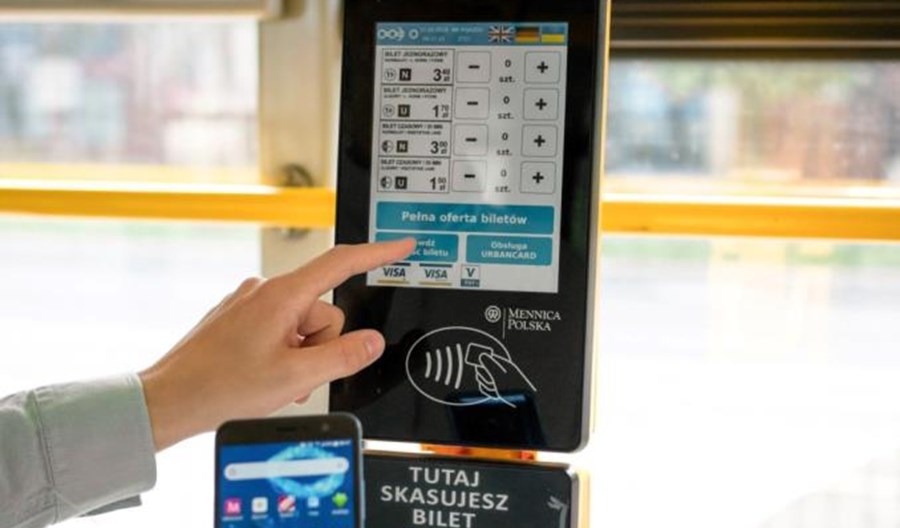 Technologie dla pasażera: Karty i aplikacje wypierają bilety papierowe Technologie dla pasażera: Karty i aplikacje wypierają bilety papierowe