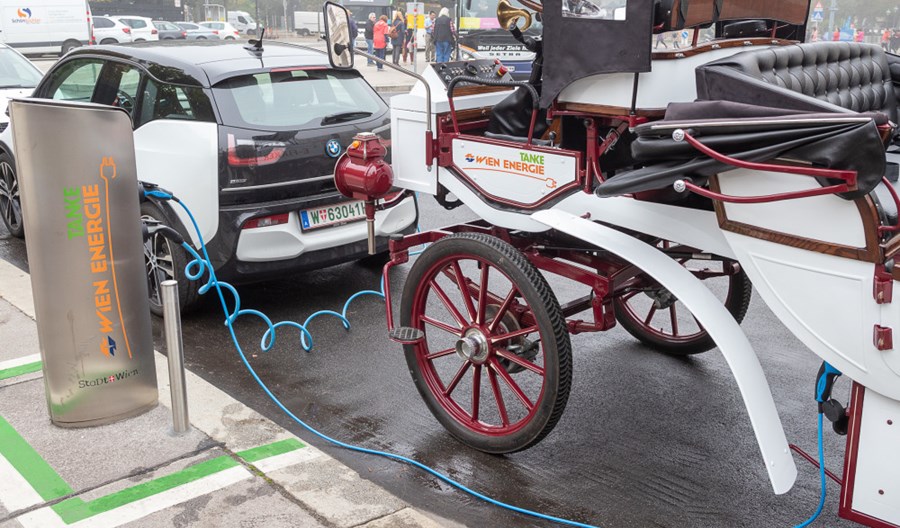 Pierwsza elektryczna dorożka w Wiedniu Pierwsza elektryczna dorożka w Wiedniu