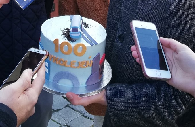 Wrocław. Setne (!) wykolejenie tramwaju w tym roku. Tort dla prezydenta