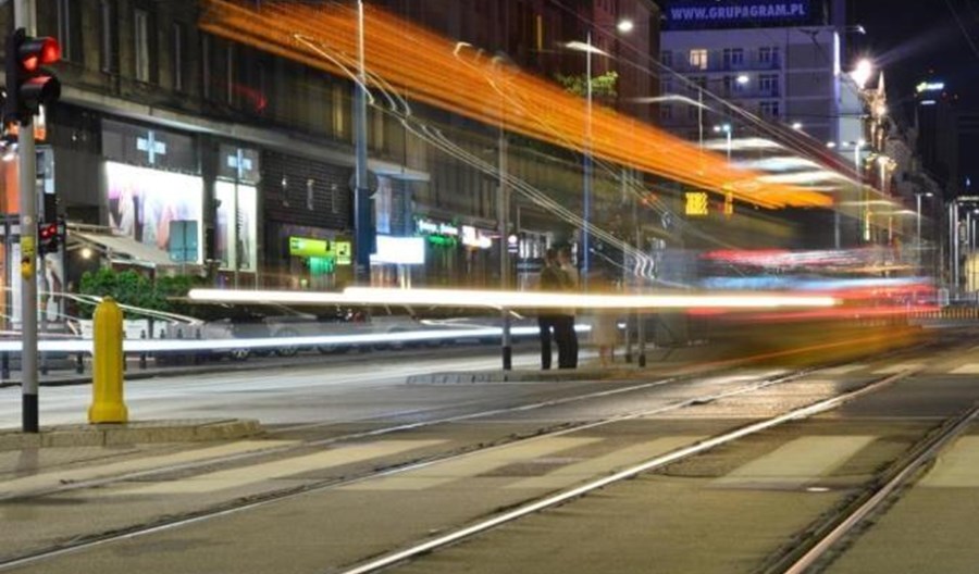 Miasto szczęśliwe: bezpieczne, ekologiczne, z tramwajem lub koleją Miasto szczęśliwe: bezpieczne, ekologiczne, z tramwajem lub koleją