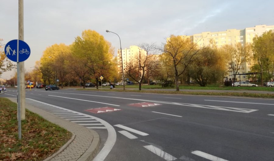 Warszawa. Są już progi zwalniające na ul. Sokratesa Warszawa. Są już progi zwalniające na ul. Sokratesa