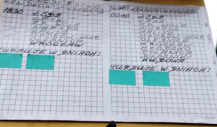 Łódź: Kto rozwiesza dziwne rozkłady na Dworcu Kaliskim? Łódź: Kto rozwiesza dziwne rozkłady na Dworcu Kaliskim?