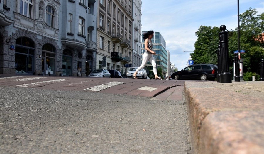 Morawiecki: Pierwszeństwo pieszych i 50 km/h w mieście przez całą dobę Morawiecki: Pierwszeństwo pieszych i 50 km/h w mieście przez całą dobę