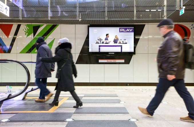 Metro: Stroer uruchamia nowe ekrany reklamowe na peronach II linii 