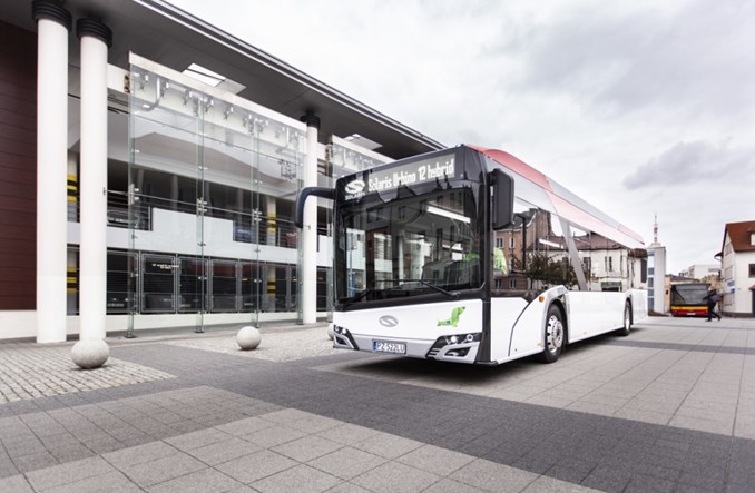 Ząbkowice Śląskie kupiły siedem hybryd od Solarisa