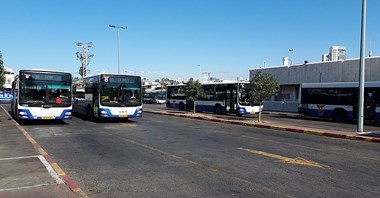 Tel Awiw. Od niedawna autobusy jeżdżą w szabat. "To bolesne" - mówi minister