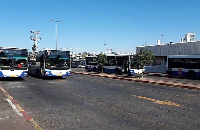 Tel Awiw. Od niedawna autobusy jeżdżą w szabat. "To bolesne" - mówi minister