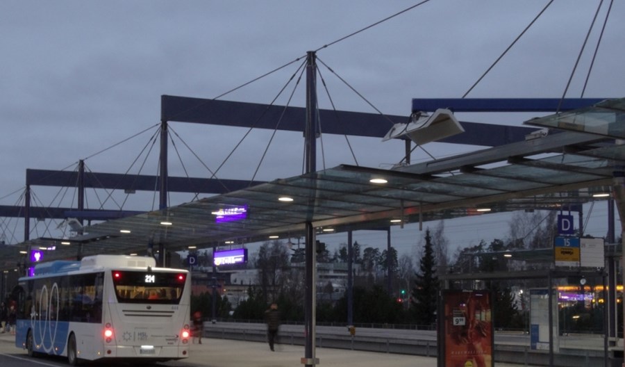 Espoo. Ekoenergetyka zbudowała ładowarki… częściowo pod ziemią Espoo. Ekoenergetyka zbudowała ładowarki… częściowo pod ziemią