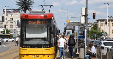 Warszawa: Bez podwyżek biletów ZTM. A co z cięciami w niedziele?