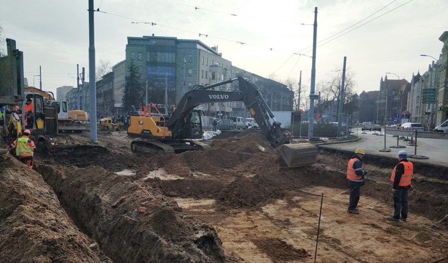 Szczecin: Koniec prac przy rozbiórce torowiska na pl. Szarych Szeregów Szczecin: Koniec prac przy rozbiórce torowiska na pl. Szarych Szeregów