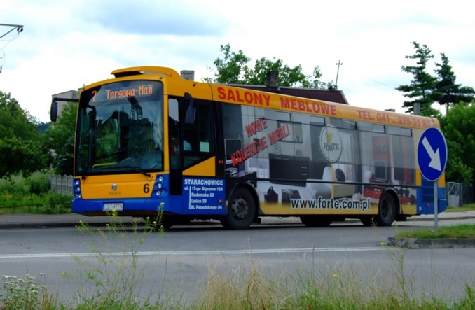 Starachowice. Dzieciom zabrano autobus. Rodzice organizują go sami