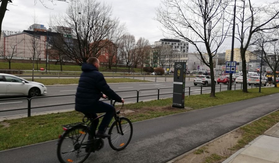 Warszawa. Jest pierwsza trasa z syrenkami na totemach. Okopowa-Towarowa Warszawa. Jest pierwsza trasa z syrenkami na totemach. Okopowa-Towarowa