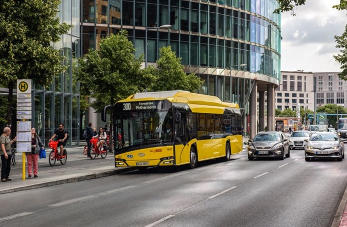 Niemcy: Bez limitów w komunikacji. Obowiązkowa tylko osłona twarzy