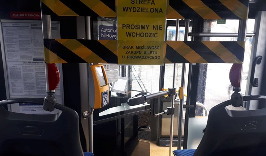 Komunikacja w czasach koronawirusa. Miasta ze strefami wydzielonymi w autobusach Komunikacja w czasach koronawirusa. Miasta ze strefami wydzielonymi w autobusach