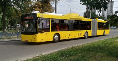 Kijów. Komunikacja miejska tylko z przepustką