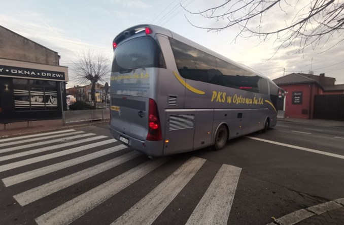 Łódzkie: Ruch autobusów regionalnych i dalekobieżnych na większości tras zamarł