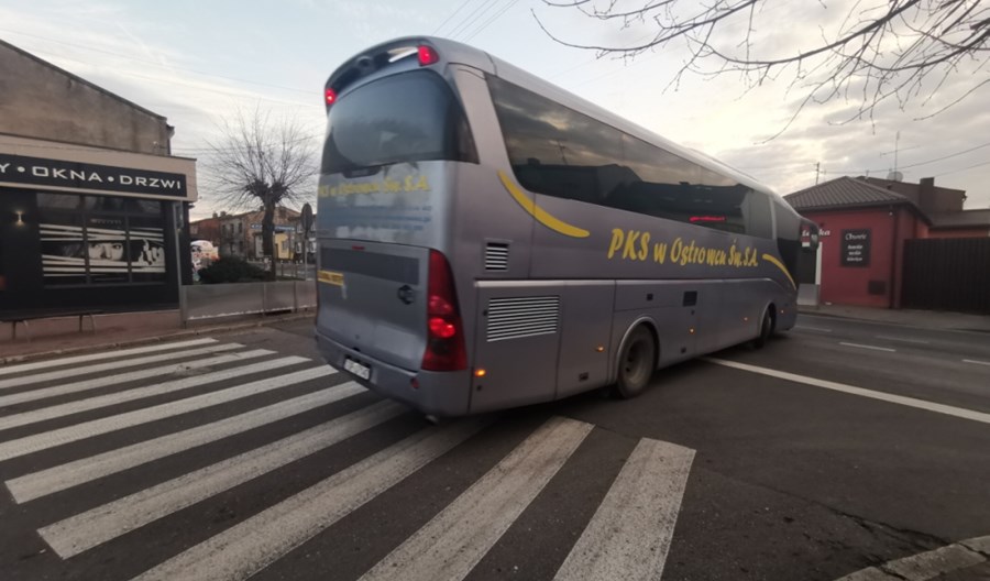 Łódzkie: Ruch autobusów regionalnych i dalekobieżnych na większości tras zamarł Łódzkie: Ruch autobusów regionalnych i dalekobieżnych na większości tras zamarł