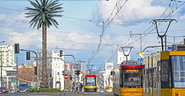 Trzaskowski: W komunikacji publicznej potrzeba elastyczności. Pytania do rządu