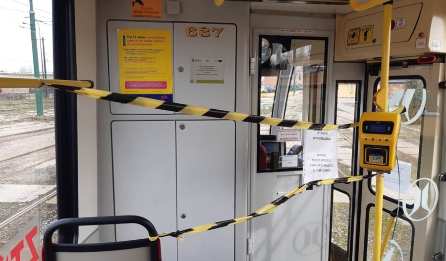 Tramwaje Śląskie proszą o samodyscyplinę. Motorniczy nie ruszy, gdy pasażerów będzie za dużo Tramwaje Śląskie proszą o samodyscyplinę. Motorniczy nie ruszy, gdy pasażerów będzie za dużo