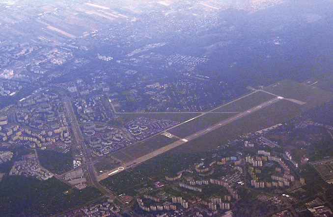 Warszawa: Zdjęcia lotnicze pomogą zlokalizować domy potencjalnie emitujące zanieczyszczenia