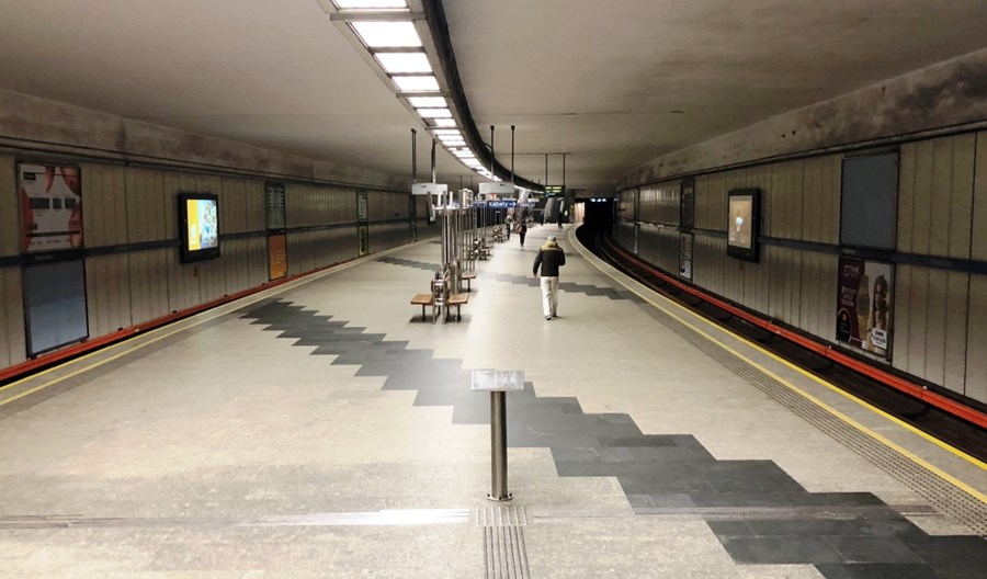 Metro bije rekordy spadków Metro bije rekordy spadków