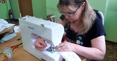 Motorniczowie Tramwajów Śląskich szyją maseczki