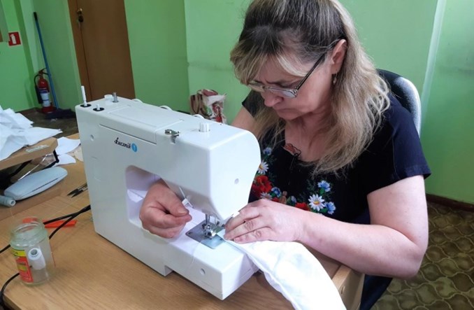 Motorniczowie Tramwajów Śląskich szyją maseczki