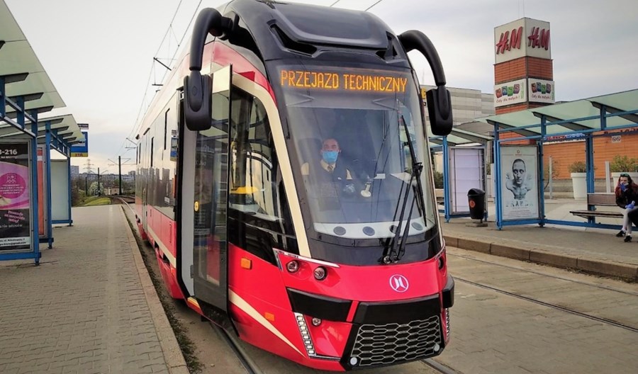 Tramwaje Śląskie: Wznowione odbiory nowego Moderusa. Wyjechał na miasto Tramwaje Śląskie: Wznowione odbiory nowego Moderusa. Wyjechał na miasto
