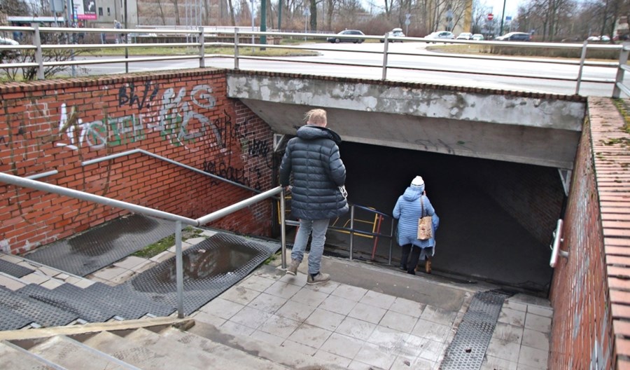 Sosnowiec: Przejście pod rondem Zagłębia Dąbrowskiego także do remontu Sosnowiec: Przejście pod rondem Zagłębia Dąbrowskiego także do remontu