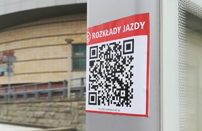 Warszawa:  Kod QR na przystanku ułatwi sprawdzenie rozkładu jazdy
