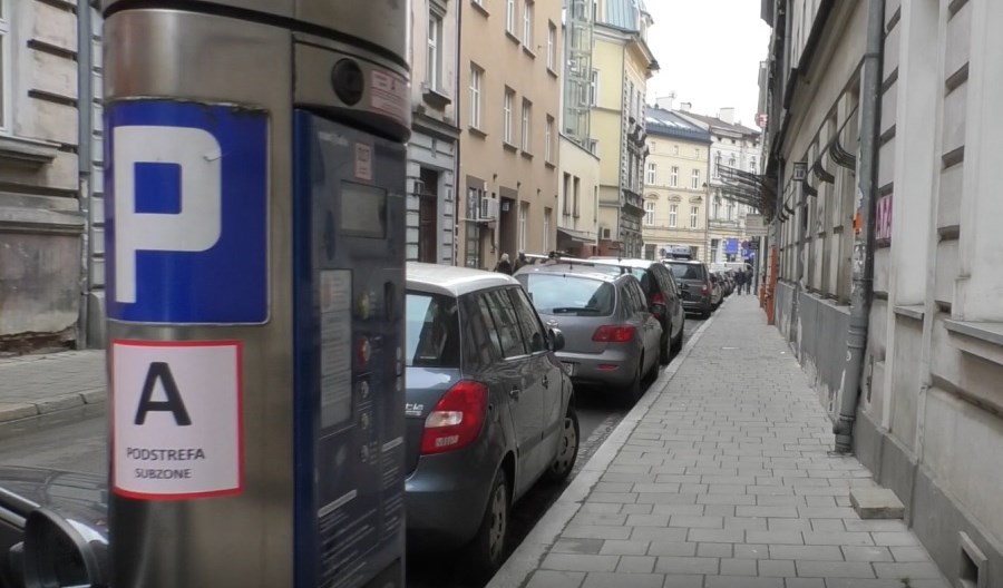Koniec bezpłatnego parkowania w Krakowie Koniec bezpłatnego parkowania w Krakowie