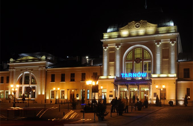 PKP SA wprowadzą parkomaty przy dworcach. Na pierwszy rzut Tarnów