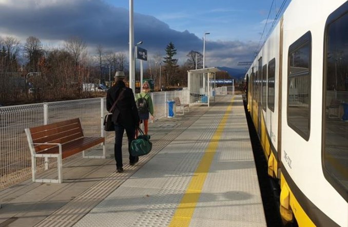 Jelenia Góra buduje dojścia do przystanku kolejowego Przemysłowa 