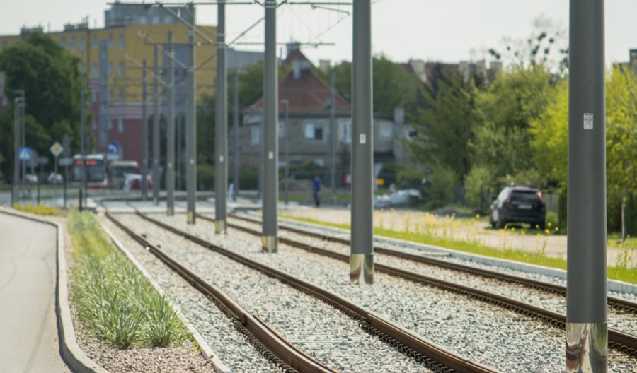 Gdańsk bez szczęścia. Fragment tramwaju w ciągu Nowej Warszawskiej dalej drogi Gdańsk bez szczęścia. Fragment tramwaju w ciągu Nowej Warszawskiej dalej drogi