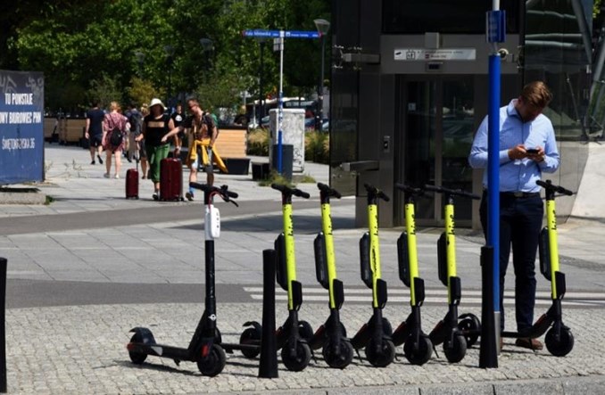 Jak wyglądał sharing w 2020 roku? Hulajnogi dogoniły rynek rowerów
