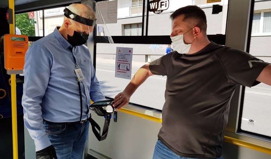 Metropolia GZM: Gapowicze płacą już zbliżeniowo. Więcej kontroli Metropolia GZM: Gapowicze płacą już zbliżeniowo. Więcej kontroli