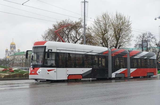 Jekaterynburg testuje niskopodłogowy tramwaj Uraltransmaszu