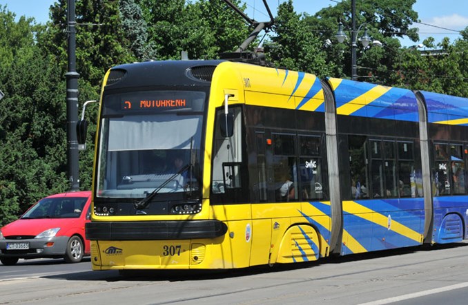 Toruń akceptuje ofertę Pesy na tramwaje. Kolejne Swingi