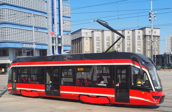 Tramwaje Śląskie: Nowy tramwaj wyrusza na linię