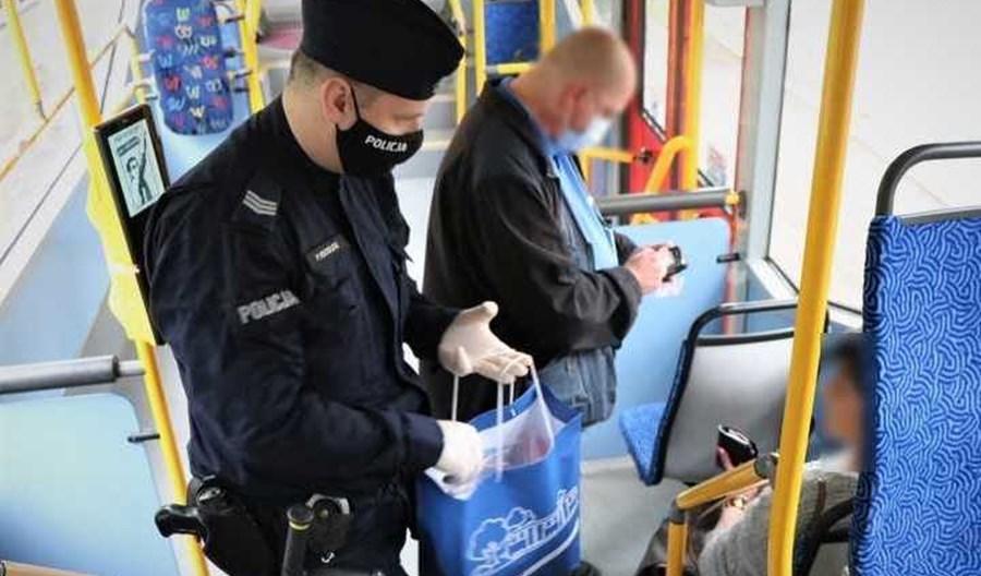 Groźna niechęć do maseczek w transporcie publicznym Groźna niechęć do maseczek w transporcie publicznym