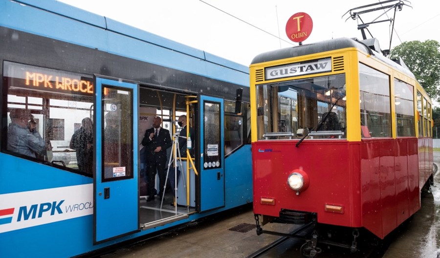 MPK Wrocław podpisuje umowy na remonty tramwajów 205 WrAs i 16 T MPK Wrocław podpisuje umowy na remonty tramwajów 205 WrAs i 16 T