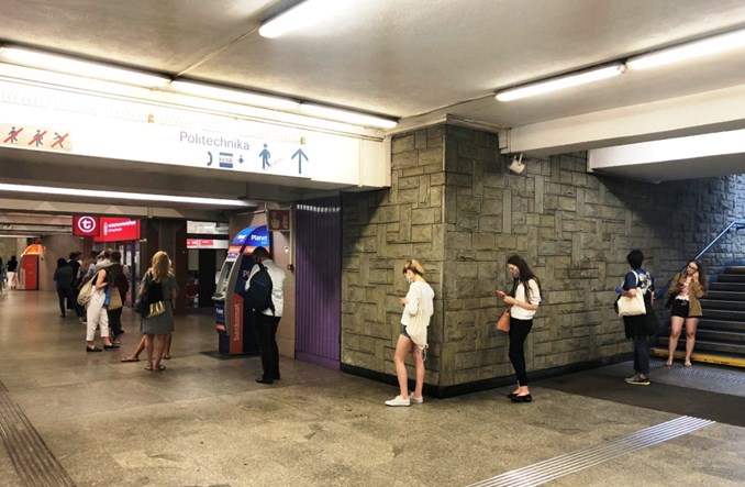 Warszawa: Kolejki do POP-ów ZTM. Ograniczone możliwości kadrowe