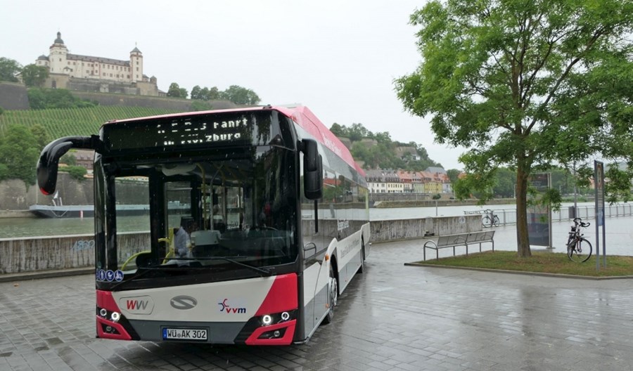 Würzburg inwestuje w elektromobilność. Dwa autobusy od Solarisa Würzburg inwestuje w elektromobilność. Dwa autobusy od Solarisa