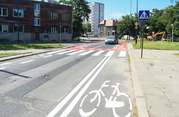 Łódź: Pasy dla rowerów wyznaczone z kilkuletnim opóźnieniem