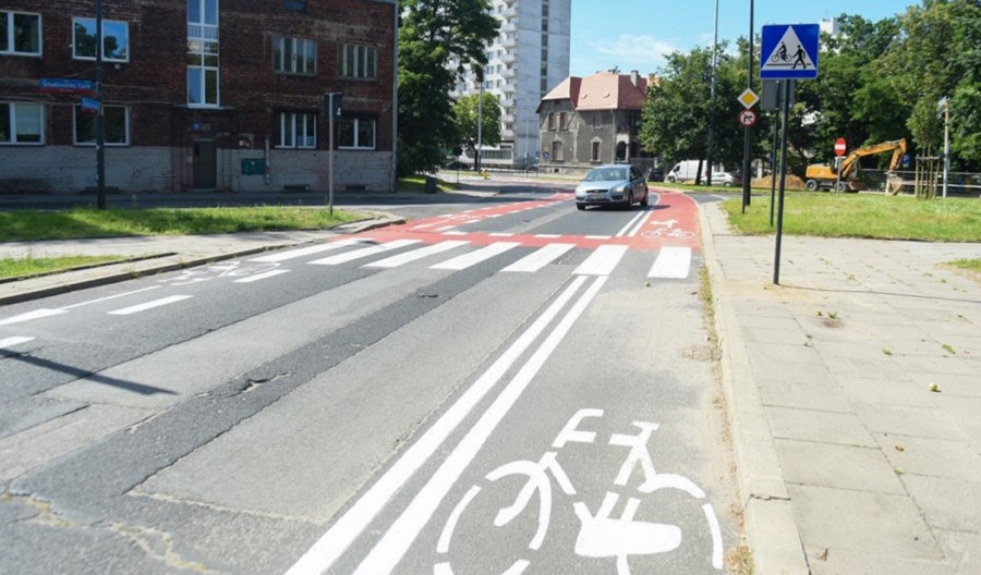 Łódź: Pasy dla rowerów wyznaczone z kilkuletnim opóźnieniem Łódź: Pasy dla rowerów wyznaczone z kilkuletnim opóźnieniem