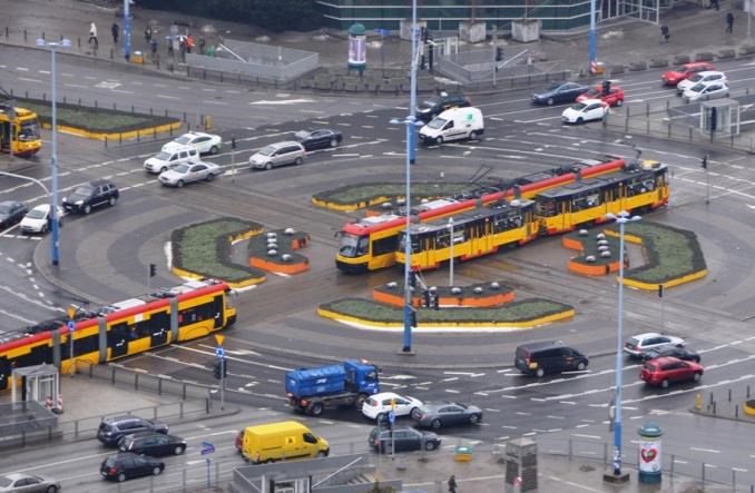 Przejścia przy rondzie Dmowskiego w Warszawie na pewno nie w tym roku