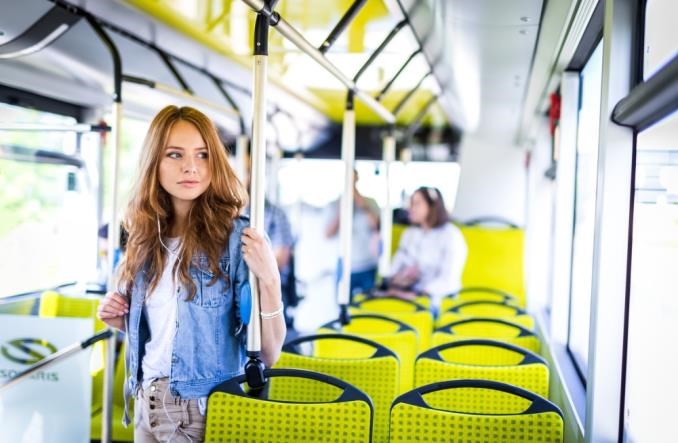 Koronawirus. Szumowski zapowiada zmiany w transporcie publicznym. Dla dobra uczniów