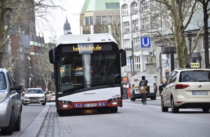Kto dostarczy 530 elektrobusów do Hamburga? Solaris na liście  dostawców