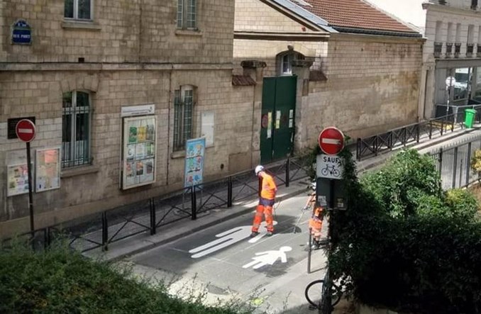 Paryż ogranicza dowożenie samochodami do szkół