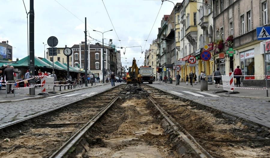 Poznań: Rozpoczęła się naprawa torowiska na ul. Dąbrowskiego Poznań: Rozpoczęła się naprawa torowiska na ul. Dąbrowskiego